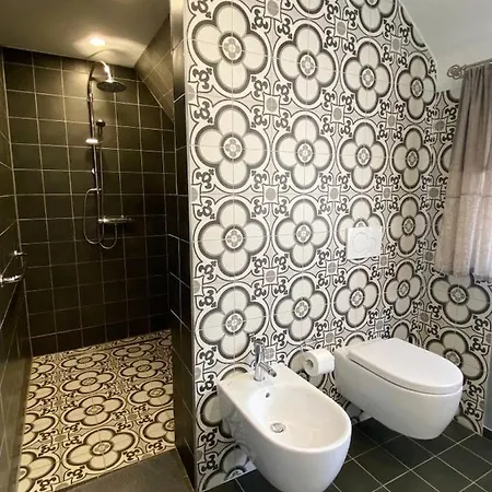 Kunst Und شقة فارل